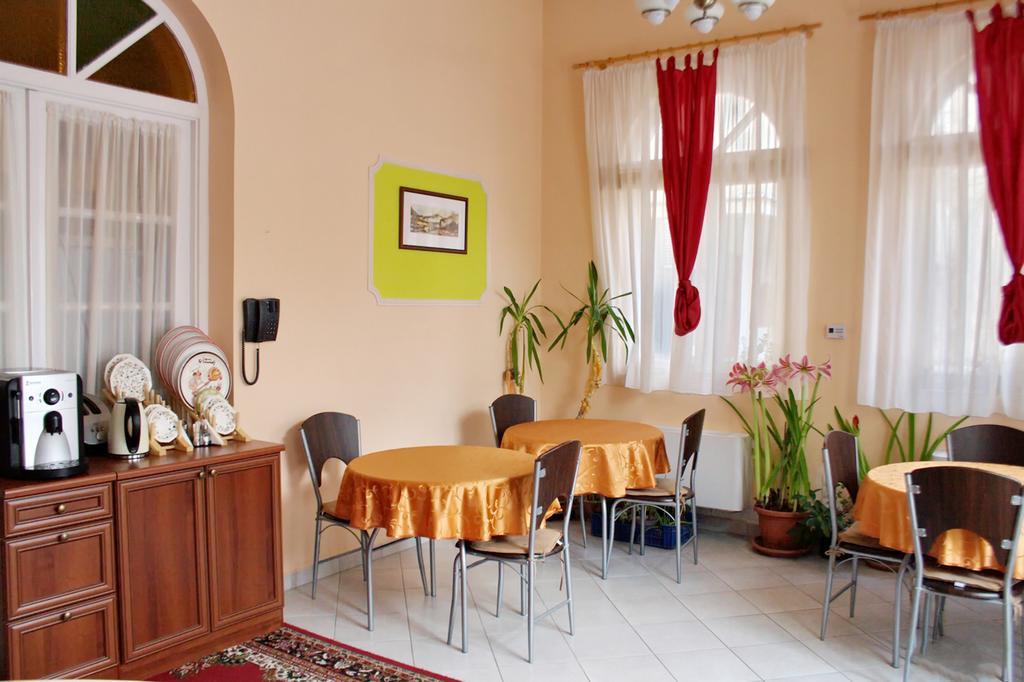 Pálma Panzió Kaposvár Exterior foto